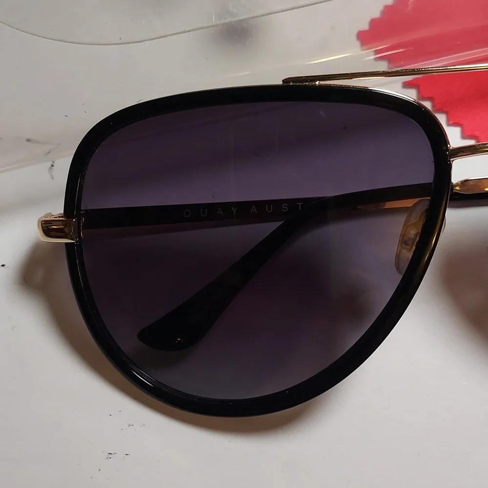 Quay Aviator Sunglasses Black And Gold All In